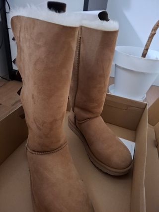 Botas ugg con tres lazos