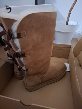 Botas ugg con tres lazos