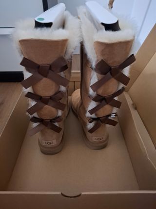 Botas ugg con tres lazos