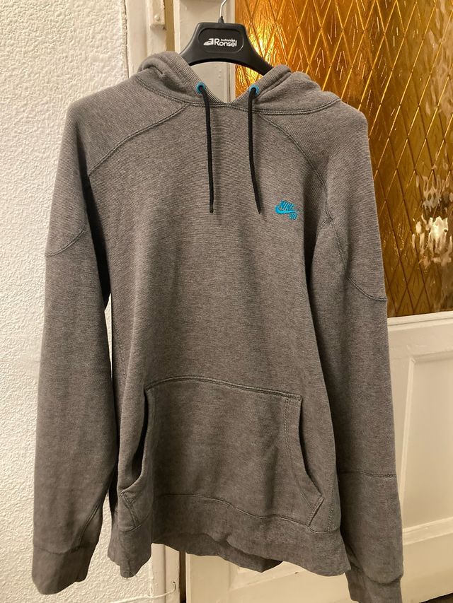 Suadadera Nike con capucha y bolsillos