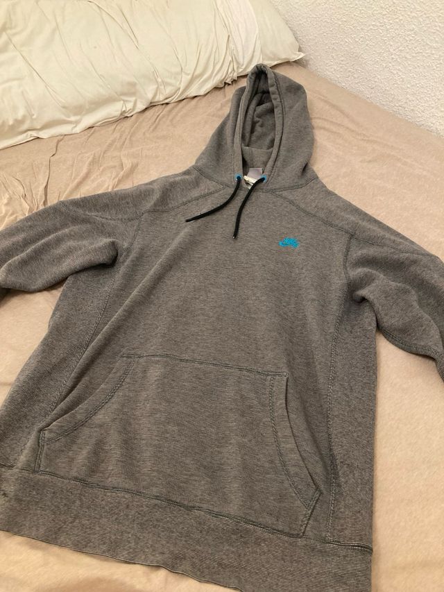 Suadadera Nike con capucha y bolsillos