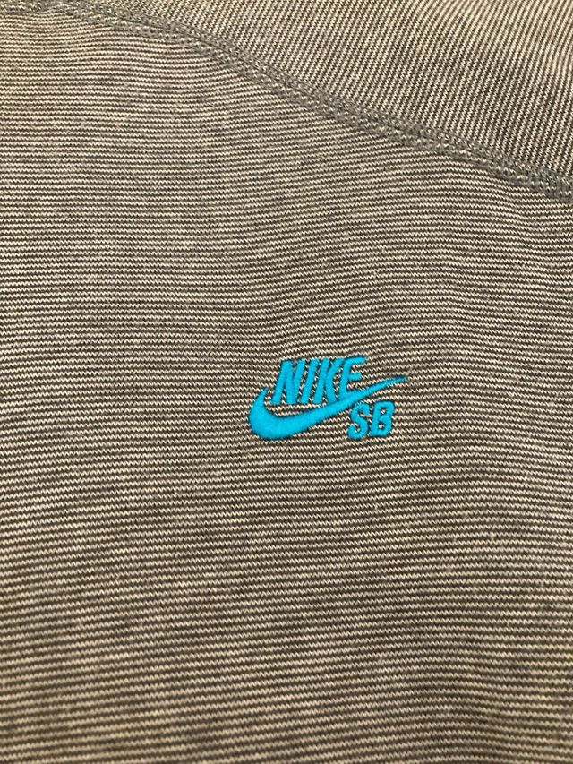 Suadadera Nike con capucha y bolsillos