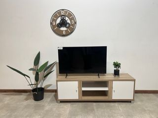 Mueble bajo para TV o estante de TV