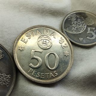 Lote 3 monedas Mundial 82 bonita patina