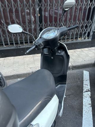 Sym 125 scooter