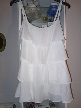 Camiseta de tirantes con volantes