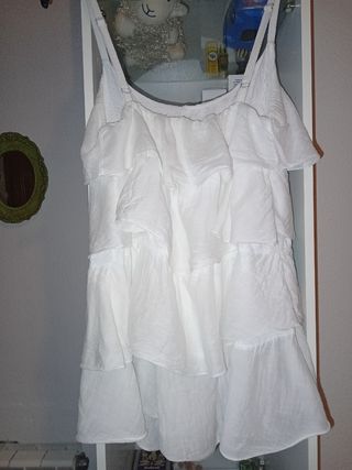 Camiseta de tirantes con volantes