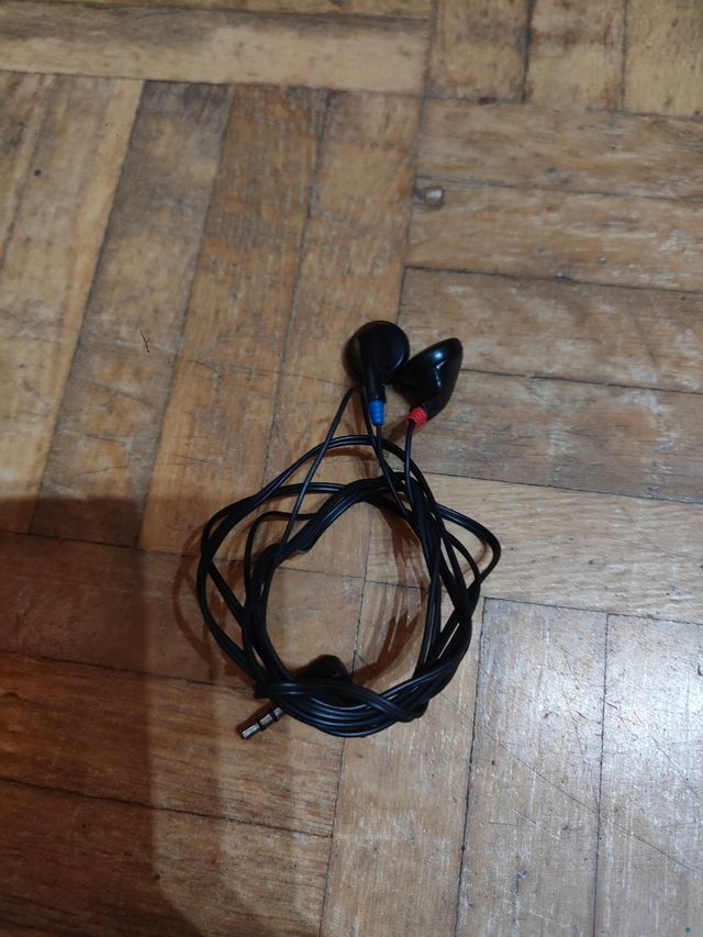 Cascos y cables Jack