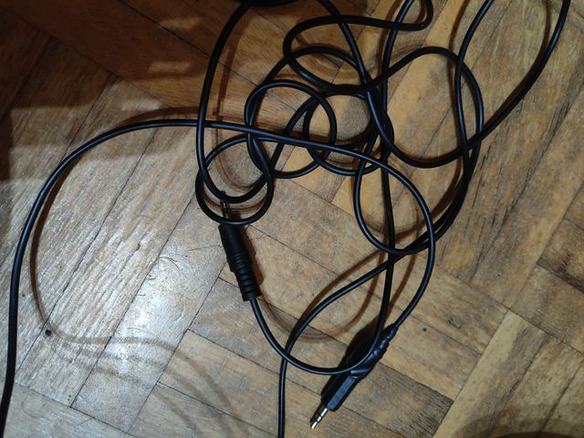 Cascos y cables Jack