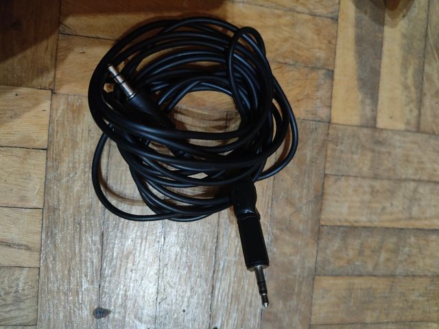 Cascos y cables Jack