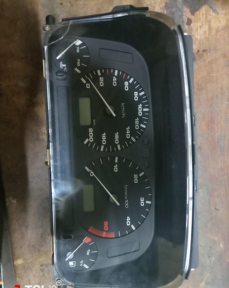 Volkswagen Polo 2000 - foto 1