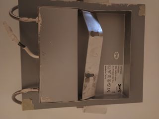 Coppia di lampade da muro. Con specchio