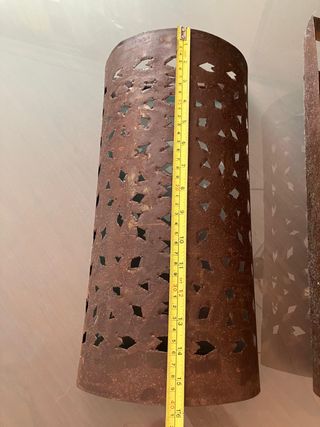 Apliques de pared de hierro calado estilo medieval