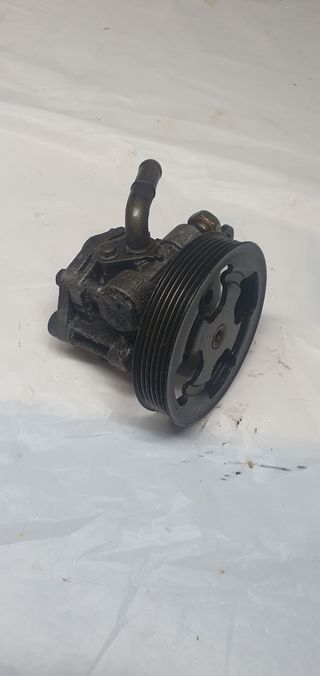 Bomba dirección nissan 350z