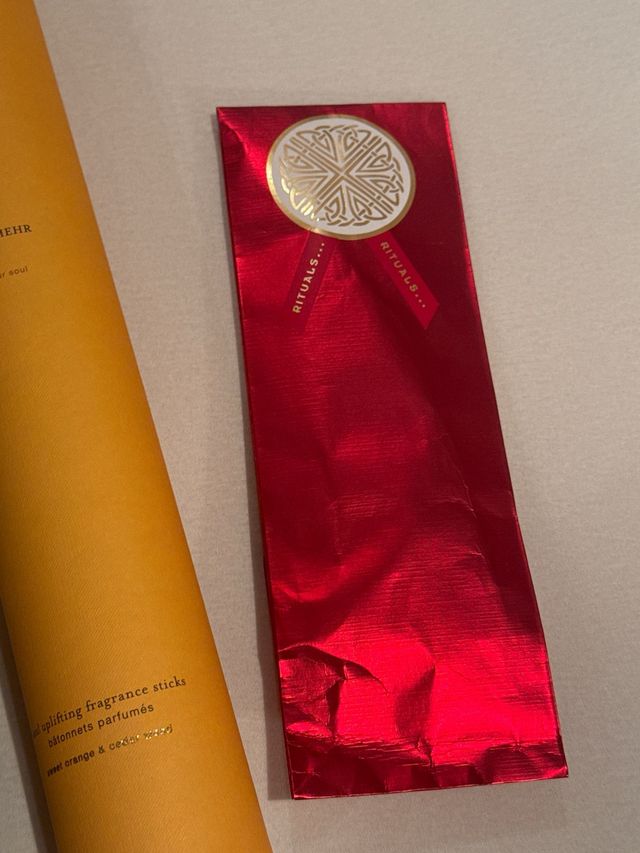 3 cajas  de Rituals de ambientadores y bolsa papel