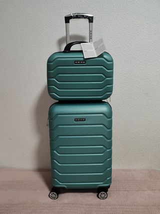 Maleta de cabina y neceser