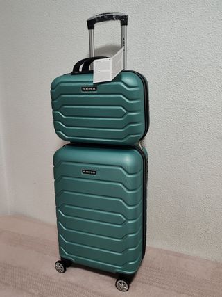 Maleta de cabina y neceser