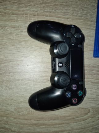 Ps4 pro 1 tirabay