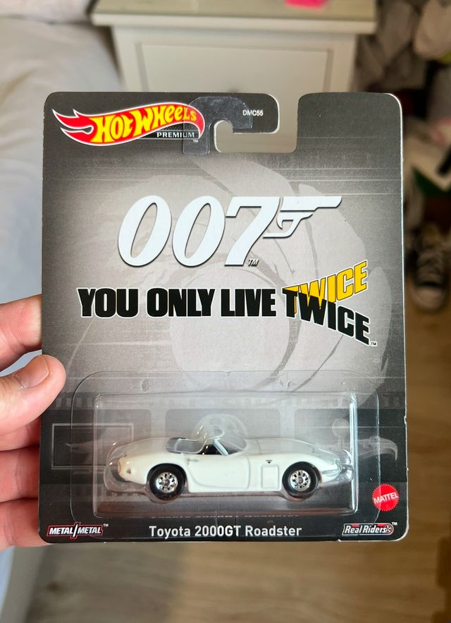 Hot Wheels Premiun Toyota 2000 Gt roadster
