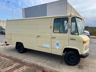 Mercedes-Benz 406D 1980