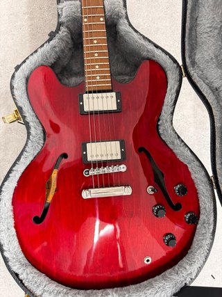 Guitarra Gibson ES 335 Cherry