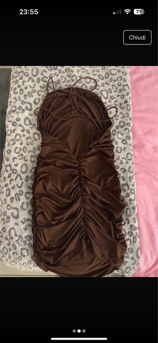 tubino marrone con schiena scoperta