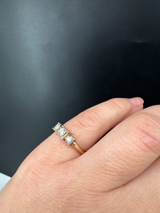 Anillo de oro con diamantes