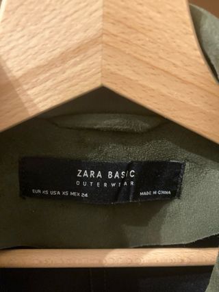 Cazadora de antelina color verde
