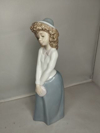 Figura Nao by Lladro Demasiado linda