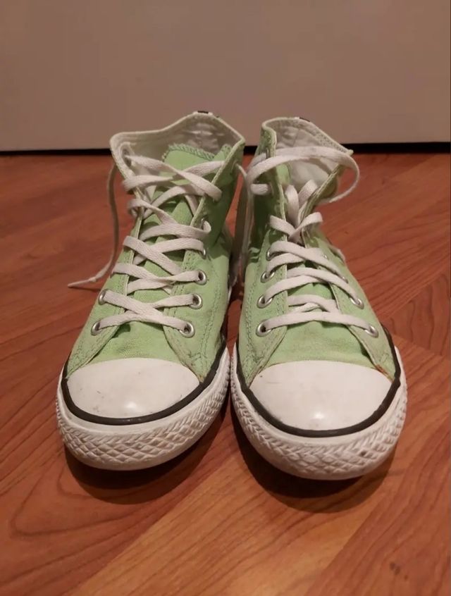 Converse. Zapatillas verdes. Talla 33.5