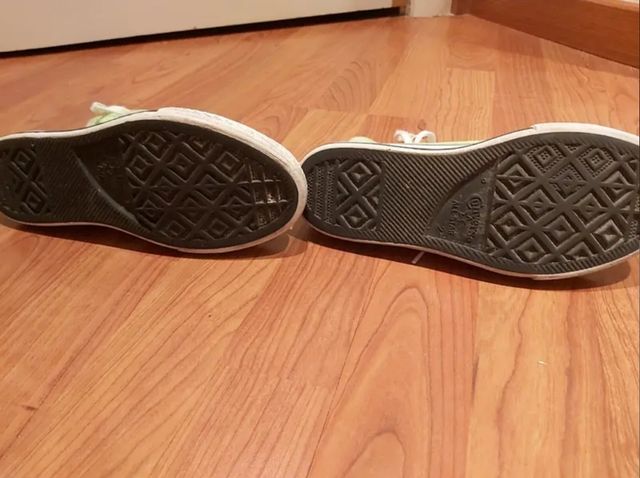 Converse. Zapatillas verdes. Talla 33.5