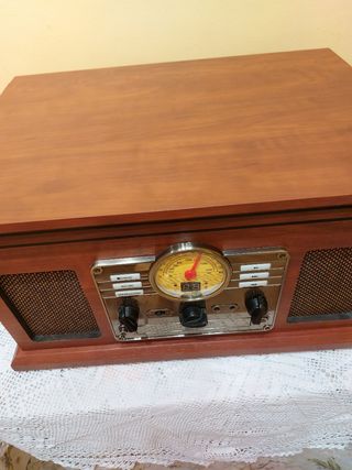 TOCADISCOS VINILOS  USB RADIO CASET  INCLUIDO