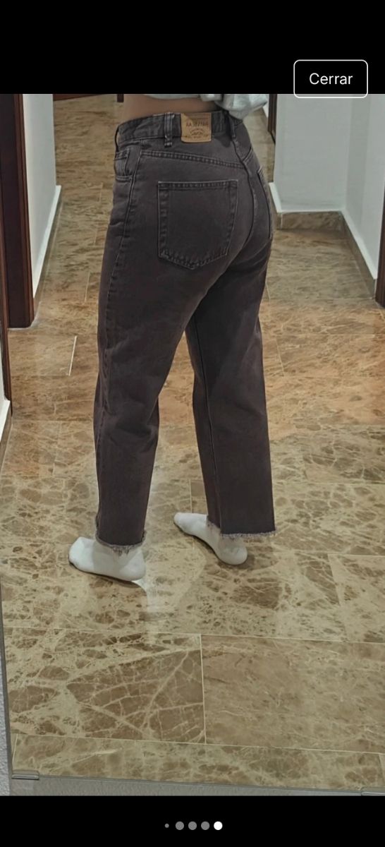 Jeans burdeos rectos