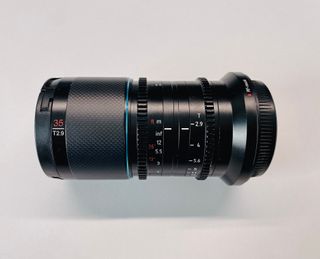 Objetivo Sirui Saturn 35 mm T2.9 anamórfica 1.6x