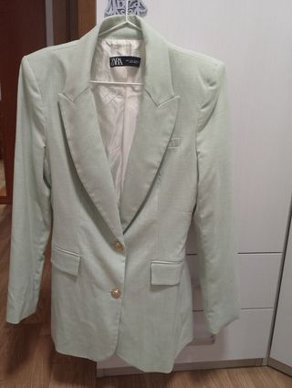 Traje pantalón Zara