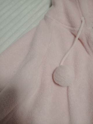 Poncho rosa muy calentito, nuevo