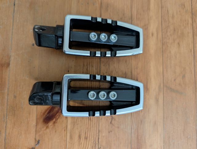 Pedane poggiapiedi passeggero Wild One