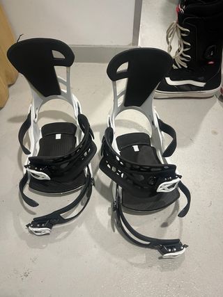 Equipo snowboard Jones