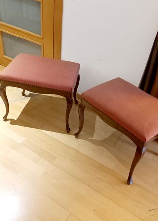 Coppia di sgabelli e poltrone antichi 