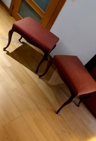 Coppia di sgabelli e poltrone antichi 