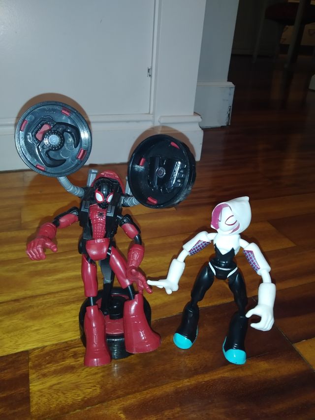 muñecos spiderman y woman