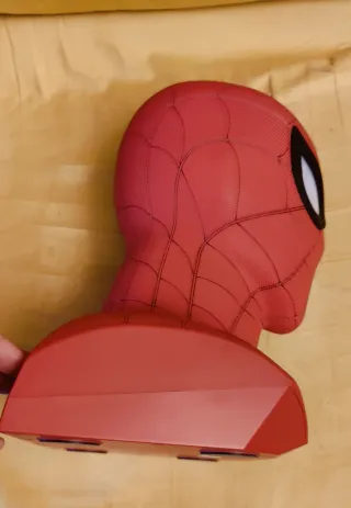Altavoz busto Spiderman 1:1 tamaño real