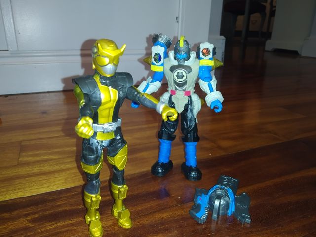 muñecos super héroes