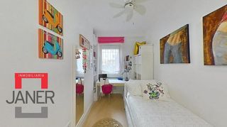 Piso en alquiler en Los Remedios en Sevilla