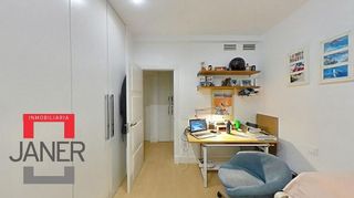 Piso en alquiler en Los Remedios en Sevilla
