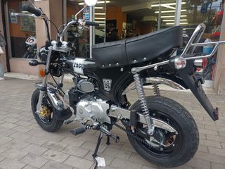 Moto réplica Honda Dax 125
