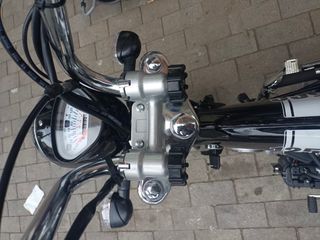 Moto réplica Honda Dax 125