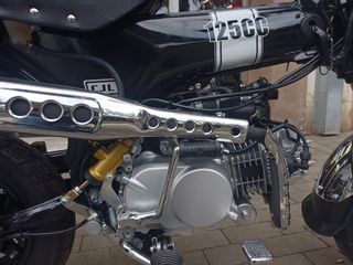 Moto réplica Honda Dax 125