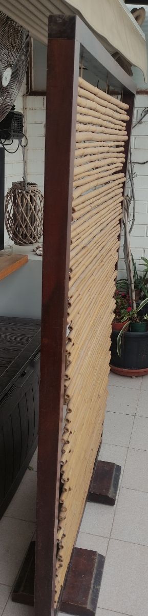Biombo o parabán de bambú