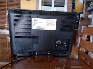 Televisión pequeña OKI